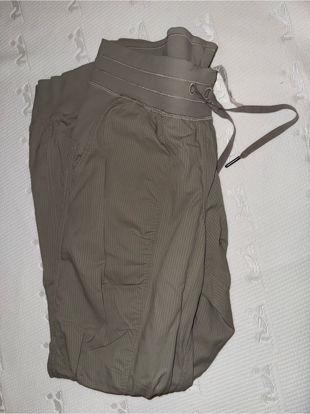 lululemon athletica women’s Riverstone mid rise jogger full length